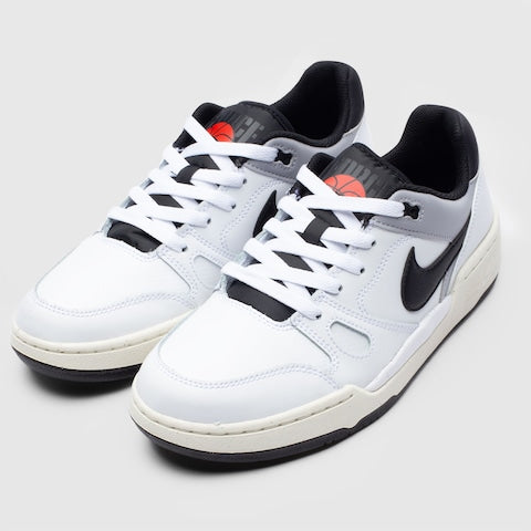 Tênis Nike Full Force