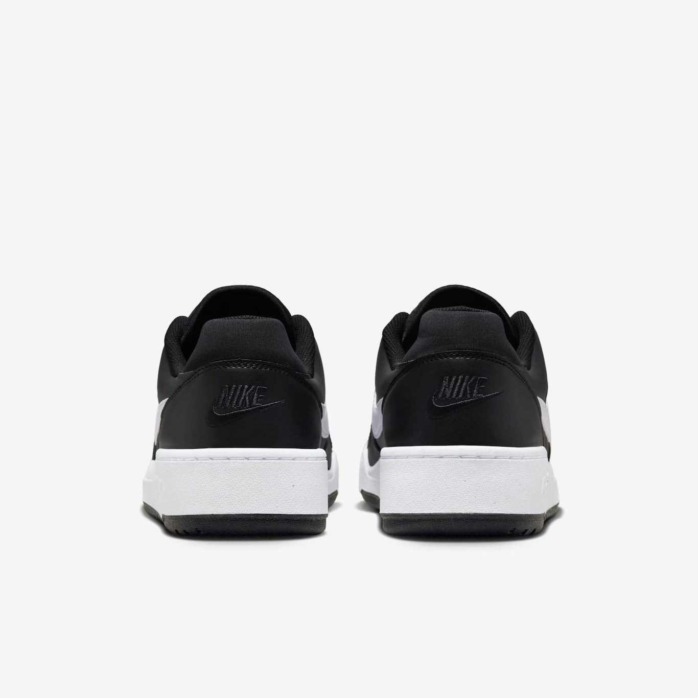 Tênis Nike Full Force